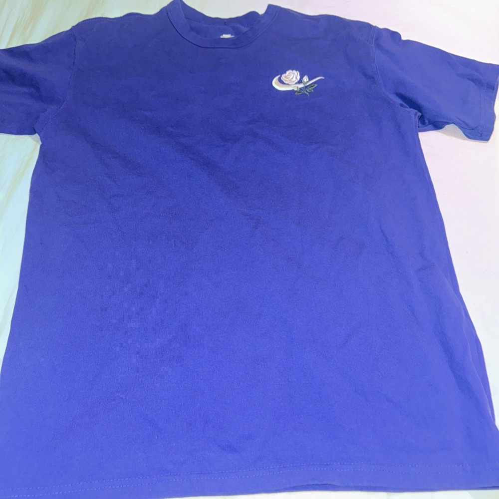 Nike Mens Blue Rose Swoosh T Shirt Tee Size S FZ7975 455